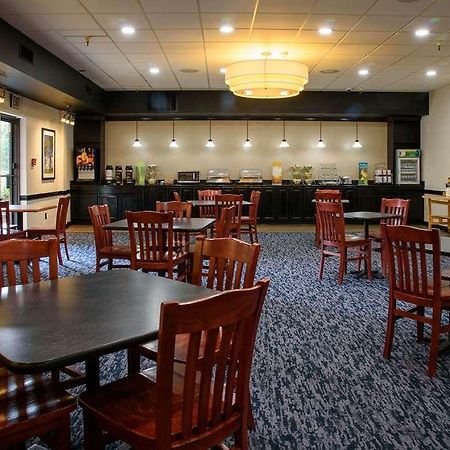 Quality Inn Льюисберг Экстерьер фото