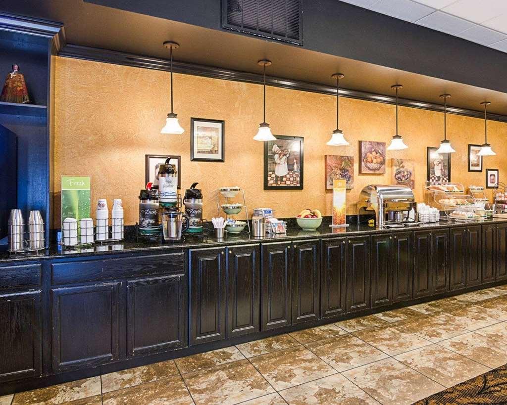Quality Inn Льюисберг Ресторан фото