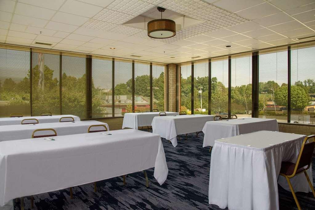 Quality Inn Льюисберг Удобства фото